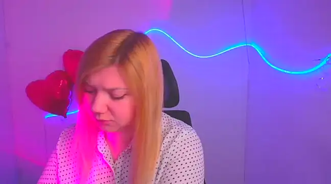 Snapshot of Lola_moree chatting on March 2025 07:19:01 AM Lola moree online show from March 2025 07:19:01 AM