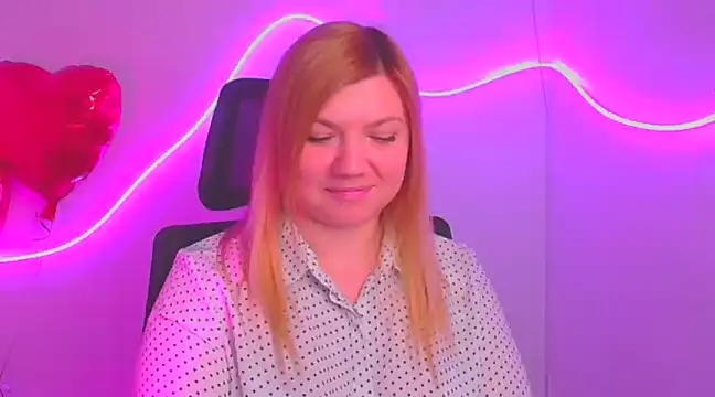 Snapshot of Lola_moree chatting on March 2025 12:15:01 PM Lola moree online show from March 2025 12:15:01 PM