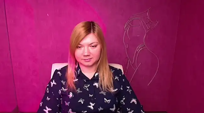 Snapshot of Lola_moree chatting on March 2025 12:35:02 PM Lola moree online show from March 2025 12:35:02 PM