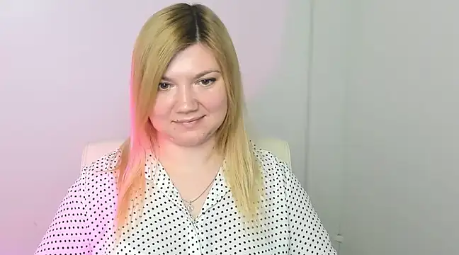 Snapshot of Lola_moree chatting on March 2025 03:29:02 PM Lola moree online show from March 2025 03:29:02 PM