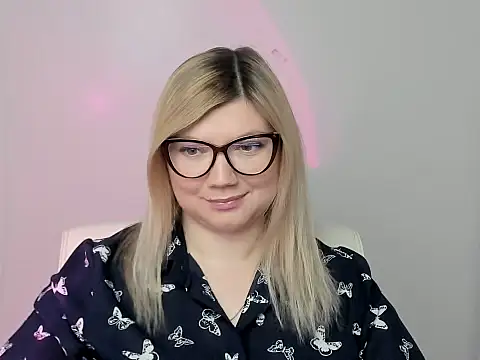 Snapshot of Lola_moree chatting on October 2025 11:52:02 AM Lola moree online show from October 2025 11:52:02 AM