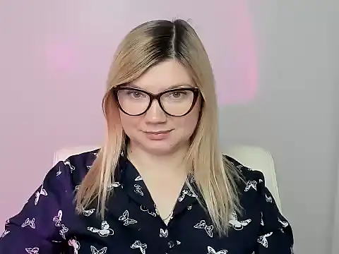 Snapshot of Lola_moree chatting on October 2025 05:30:01 AM Lola moree online show from October 2025 05:30:01 AM