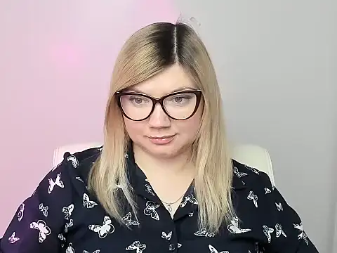 Snapshot of Lola_moree chatting on October 2025 11:57:02 AM Lola moree online show from October 2025 11:57:02 AM