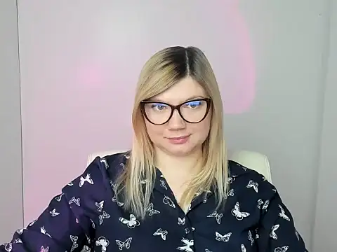 Snapshot of Lola_moree chatting on October 2025 05:51:01 AM Lola moree online show from October 2025 05:51:01 AM