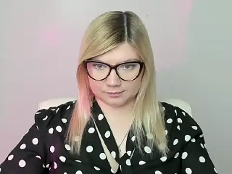 Snapshot of Lola_moree chatting on October 2025 12:42:02 PM Lola moree online show from October 2025 12:42:02 PM