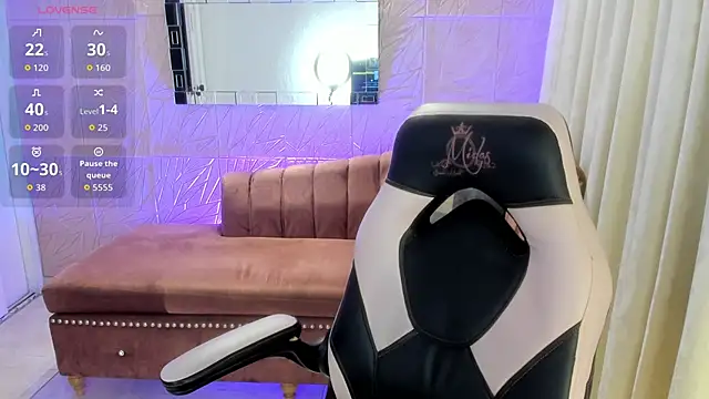 miss isabella m online show from April 2026 01:38:02 PM