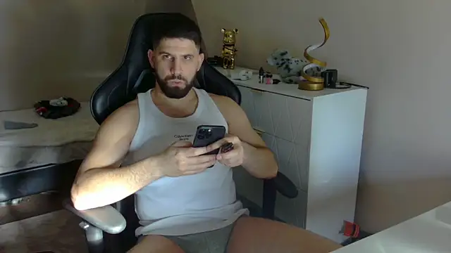 Snapshot of lucas_kazimm chatting on February 2025 01:54:01 PM lucas kazimm online show from February 2025 01:54:01 PM