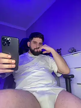 Snapshot of lucas_kazimm chatting on February 2025 09:57:01 PM lucas kazimm online show from February 2025 09:57:01 PM