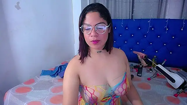Snapshot of hornny_cougar chatting on November 2025 06:23:02 PM hornny cougar online show from November 2025 06:23:02 PM