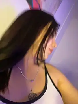 Snapshot of eileensophi chatting on February 2025 06:22:02 AM eileensophi online show from February 2025 06:22:02 AM