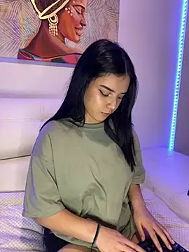 Snapshot of eileensophi chatting on February 2025 03:04:02 AM eileensophi online show from February 2025 03:04:02 AM