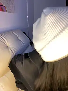 Snapshot of eileensophi chatting on March 2025 03:10:02 AM eileensophi online show from March 2025 03:10:02 AM