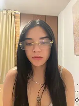 Snapshot of eileensophi chatting on October 2025 02:52:01 AM eileensophi online show from October 2025 02:52:01 AM