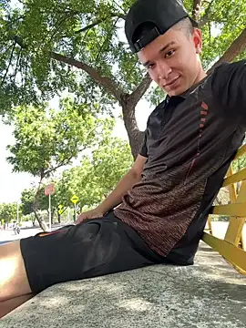 arevalo1124 online show from November 2025 03:00:02 PM