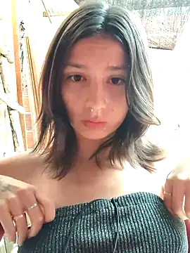 Snapshot of Maiden-Hot chatting on November 2025 01:02:01 PM Maiden-Hot online show from November 2025 01:02:01 PM