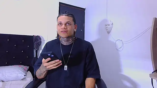 hot man05 online show from November 2025 05:39:01 AM