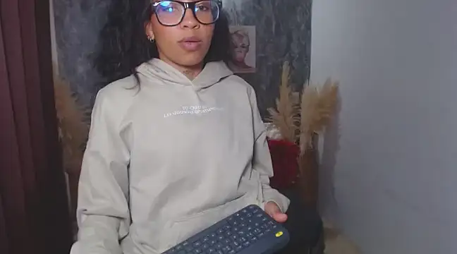 dulcetaylorss online show from February 2025 03:48:02 PM