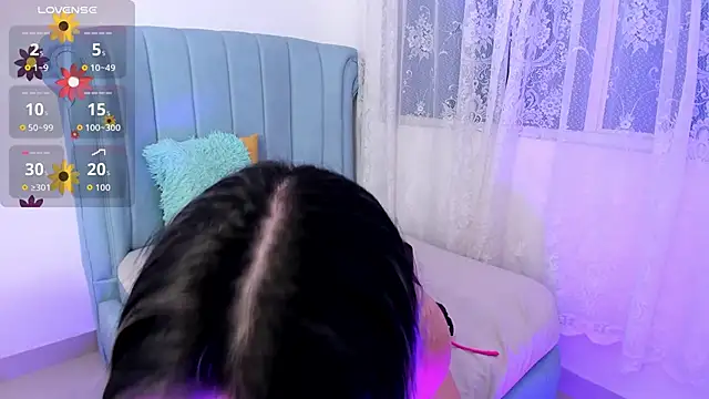 Snapshot of BlondieCutee chatting on November 2025 02:49:01 PM BlondieCutee online show from November 2025 02:49:01 PM