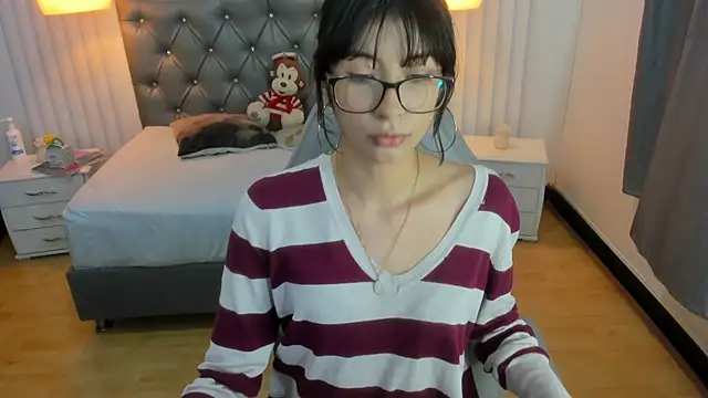 mia vanucci1 online show from March 2025 04:01:01 AM