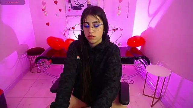 Adri Gomez  online show from February 2025 06:33:02 AM