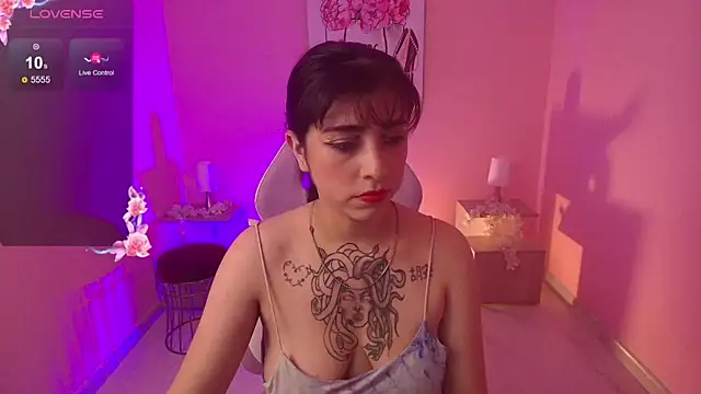 Adri Gomez  online show from September 2025 04:01:01 AM