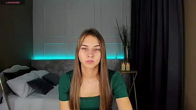 Snapshot of CharmBianca chatting on January 2025 09:27:01 AM CharmBianca online show from January 2025 09:27:01 AM