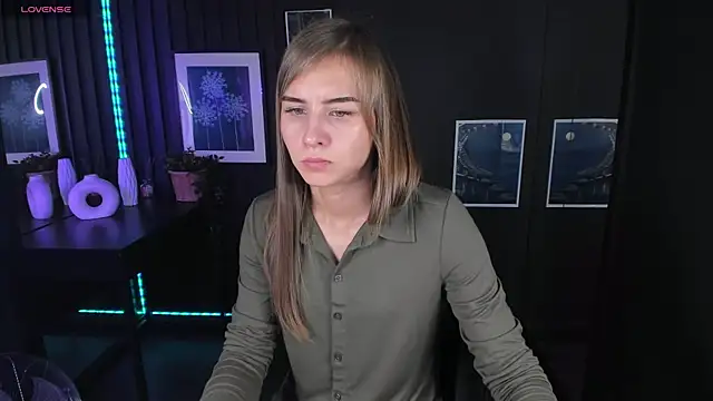 Snapshot of CharmBianca chatting on February 2025 09:56:02 AM CharmBianca online show from February 2025 09:56:02 AM