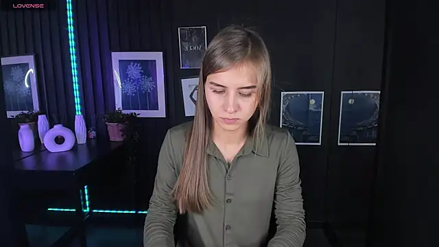 Snapshot of CharmBianca chatting on February 2025 01:22:01 PM CharmBianca online show from February 2025 01:22:01 PM