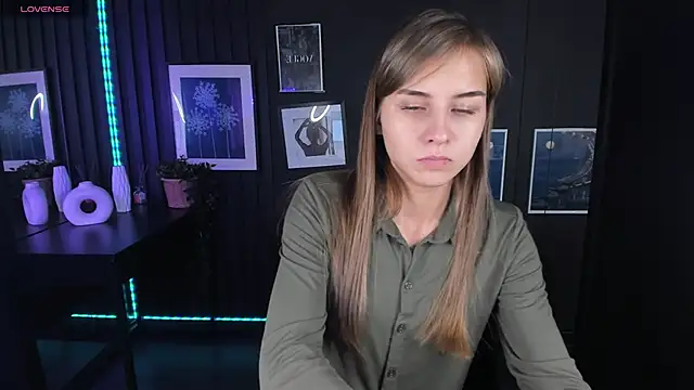 Snapshot of CharmBianca chatting on February 2025 07:27:01 PM CharmBianca online show from February 2025 07:27:01 PM