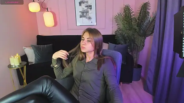 Snapshot of CharmBianca chatting on February 2025 12:00:02 PM CharmBianca online show from February 2025 12:00:02 PM