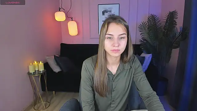 Snapshot of CharmBianca chatting on February 2025 11:53:01 AM CharmBianca online show from February 2025 11:53:01 AM