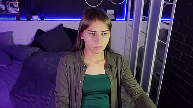 Snapshot of CharmBianca chatting on February 2025 09:00:02 AM CharmBianca online show from February 2025 09:00:02 AM