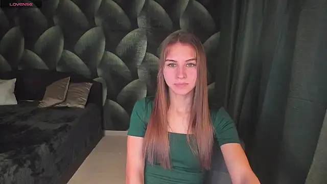 Snapshot of CharmBianca chatting on March 2025 04:45:02 PM CharmBianca online show from March 2025 04:45:02 PM