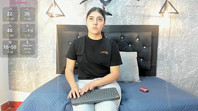 Snapshot of emberhodson chatting on November 2025 11:33:01 AM emberhodson online show from November 2025 11:33:01 AM