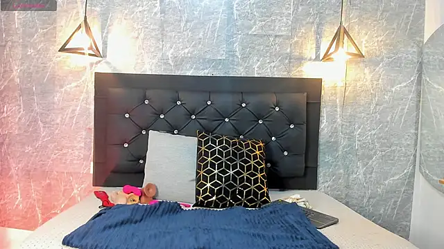 Snapshot of emberhodson chatting on November 2025 10:48:02 AM emberhodson online show from November 2025 10:48:02 AM