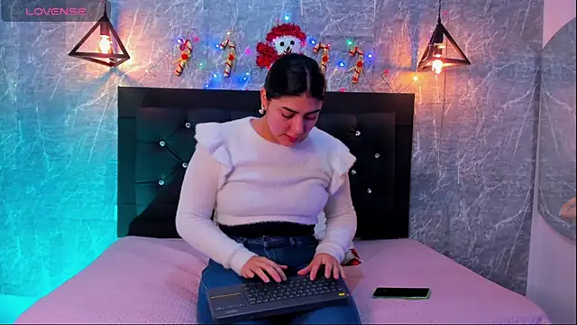 emberhodson online show from December 2025 11:16:02 AM