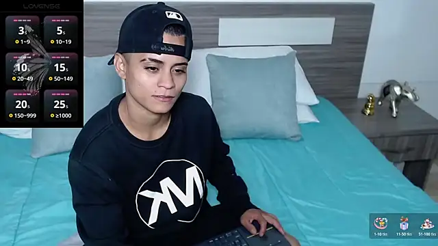 Liiamthompson online show from March 2026 09:53:02 PM