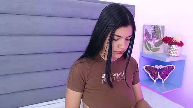 Snapshot of JenniferHost chatting on February 2025 01:28:01 PM JenniferHost online show from February 2025 01:28:01 PM