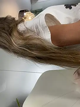 Anya-Ray online show from February 2025 01:00:02 PM