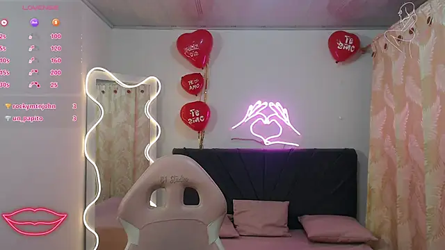 Snapshot of palmerfox_tay chatting on February 2025 07:19:02 PM palmerfox tay online show from February 2025 07:19:02 PM