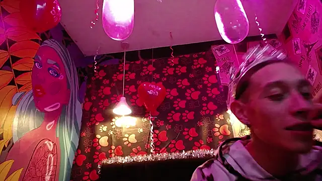 Snapshot of SimonAndJocelyn chatting on February 2025 07:21:01 PM SimonAndJocelyn online show from February 2025 07:21:01 PM