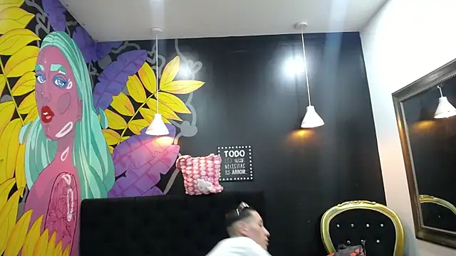 Snapshot of SimonAndJocelyn chatting on March 2025 07:58:02 PM SimonAndJocelyn online show from March 2025 07:58:02 PM