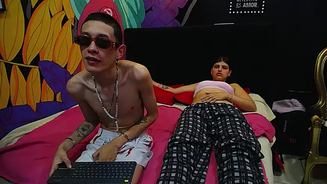 Snapshot of SimonAndJocelyn chatting on March 2025 01:06:01 PM SimonAndJocelyn online show from March 2025 01:06:01 PM