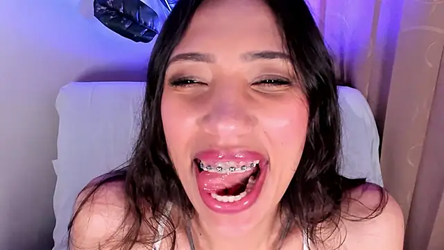 Snapshot of Miss_veronicaa2 chatting on April 2026 01:26:02 PM Miss veronicaa2 online show from April 2026 01:26:02 PM