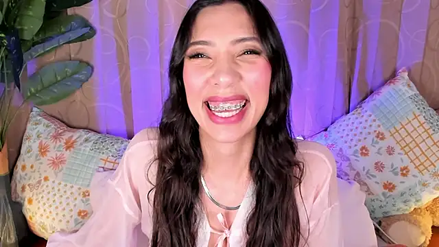 Snapshot of Miss_veronicaa2 chatting on June 2026 01:13:01 PM Miss veronicaa2 online show from June 2026 01:13:01 PM