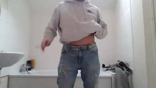 Snapshot of Zer_oki chatting on February 2025 04:48:02 PM Zer oki online show from February 2025 04:48:02 PM