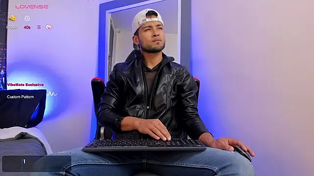 Snapshot of Max_Conor1 chatting on February 2025 11:13:01 AM Max Conor1 online show from February 2025 11:13:01 AM