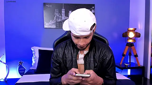 Snapshot of Max_Conor1 chatting on September 2025 11:47:01 AM Max Conor1 online show from September 2025 11:47:01 AM