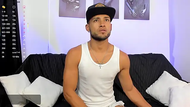 Snapshot of Max_Conor1 chatting on November 2025 10:10:02 PM Max Conor1 online show from November 2025 10:10:02 PM