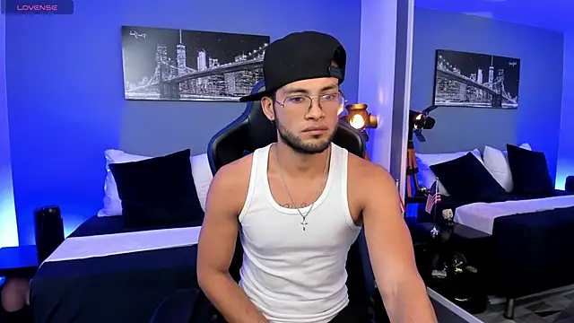 Snapshot of Max_Conor1 chatting on April 2026 06:00:02 AM Max Conor1 online show from April 2026 06:00:02 AM